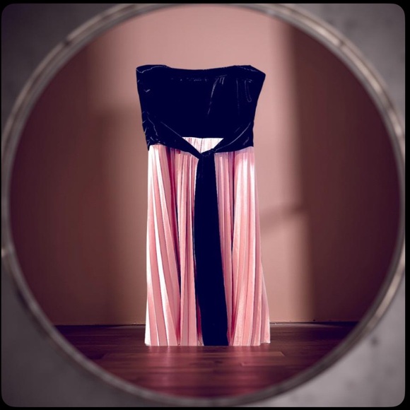 Speechless Spaghetti strap black and pastel pink satin pleated Small - Picture 3 of 12